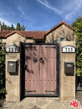 735 S Citrus Ave in Los Angeles, CA - Building Photo - Building Photo