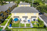 506 W Bloxham St in Lantana, FL - Foto de edificio - Building Photo