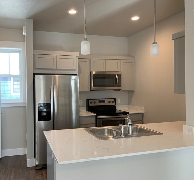 6048 Farmstead Ave in Billings, MT - Building Photo - Building Photo