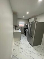 Essex Gardens in Hackensack, NJ - Building Photo