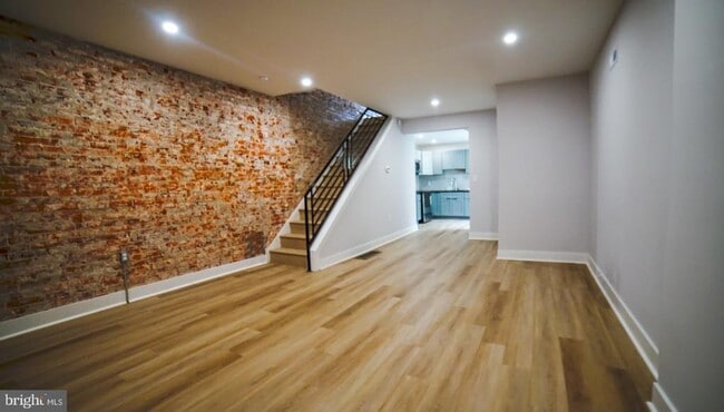 property at 1419 W Indiana Ave