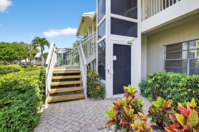21 Eastgate Dr in Boynton Beach, FL - Building Photo - Building Photo
