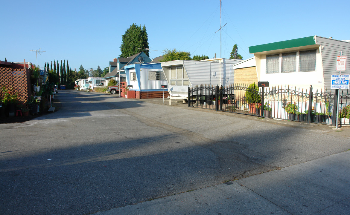 1008 E El Camino Real in Sunnyvale, CA - Building Photo