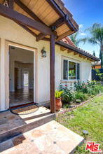 5724 Oakdale Ave in Los Angeles, CA - Foto de edificio - Building Photo
