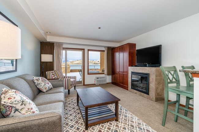 322 W Woodin Ave in Chelan, WA - Building Photo - Building Photo