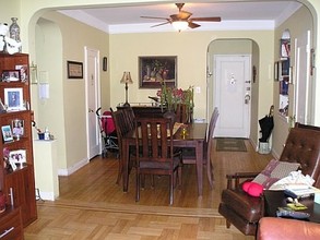 1718 Quentin Rd in Brooklyn, NY - Foto de edificio - Interior Photo