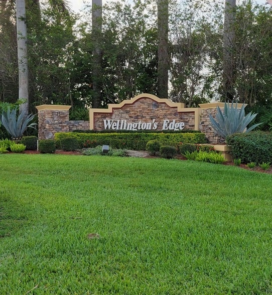 1651 Oak Berry Cir in Wellington, FL - Foto de edificio - Building Photo