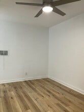 333 Vernon Ave, Unit 15 in Los Angeles, CA - Foto de edificio - Building Photo