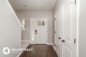 2117 Paddle Wheel Dr in Jeffersonville, IN - Building Photo - Building Photo