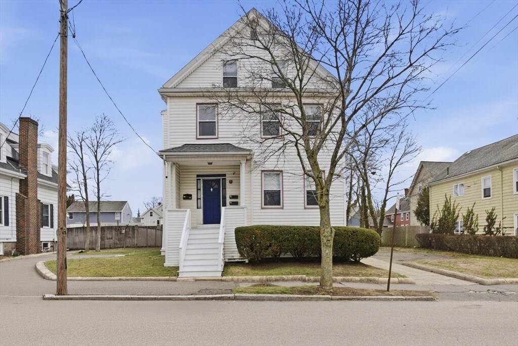55 Pine St in Swampscott, MA - Building Photo