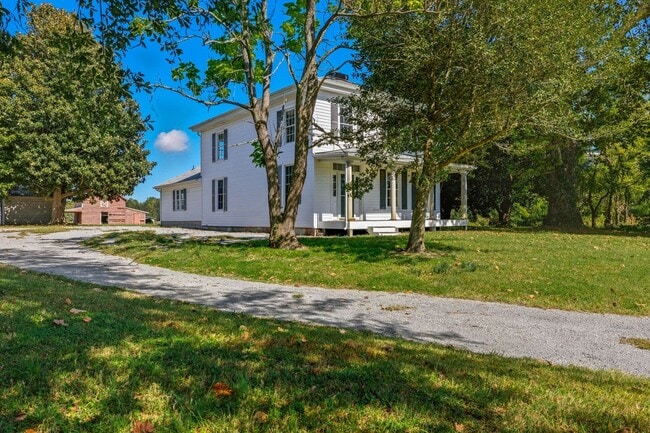12300 E Quaker Rd in Disputanta, VA - Building Photo - Building Photo