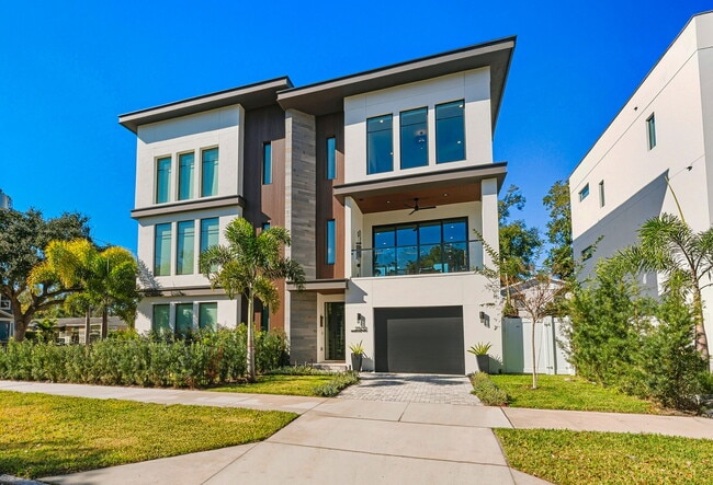 2502 N Highland Ave in Tampa, FL - Foto de edificio - Building Photo