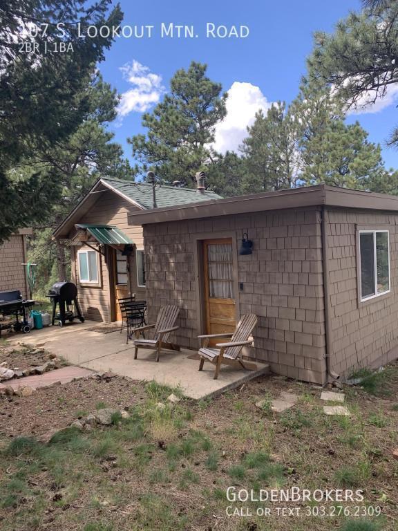 107 S Lookout Mountain Rd in Golden, CO - Foto de edificio - Building Photo