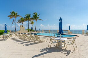 3475 S Ocean Blvd in Palm Beach, FL - Building Photo