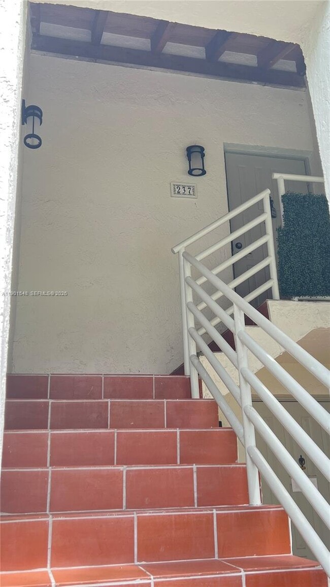 3578 Magellan Cir in Miami, FL - Building Photo - Building Photo