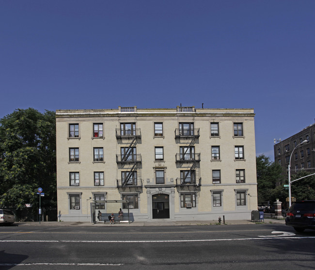 1306 Ocean Ave in Brooklyn, NY - Foto de edificio - Building Photo