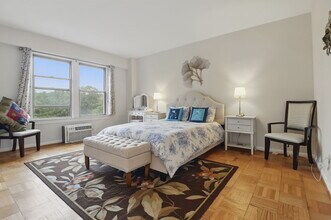 2500 Q St NW in Washington, DC - Building Photo - Building Photo