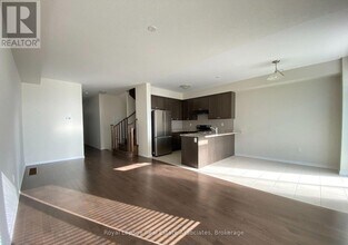 3 Amos Ave in Brantford, ON - Building Photo - Building Photo