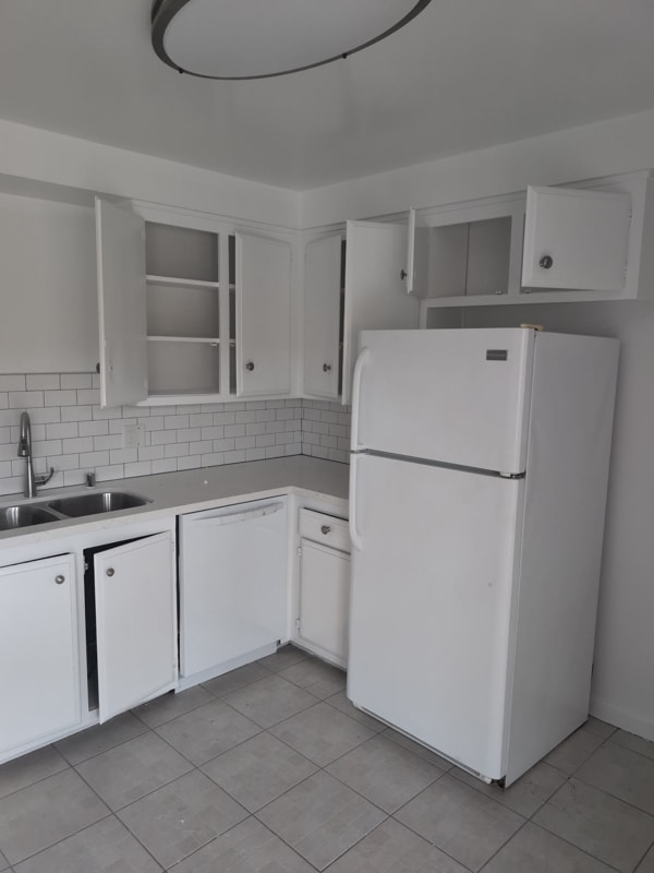 2435 W 227th St