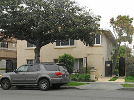 328-330 S Doheny Dr Apartments