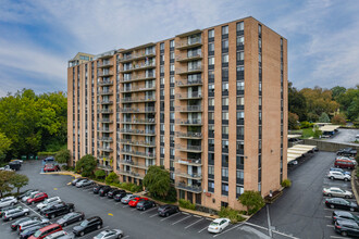 Strath Haven Condominiums in Swarthmore, PA - Building Photo - Primary Photo