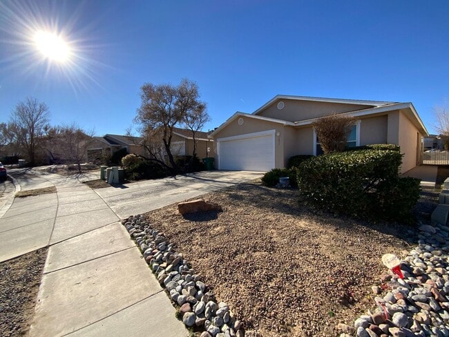 1837 Round Up Dr NE in Rio Rancho, NM - Building Photo - Building Photo