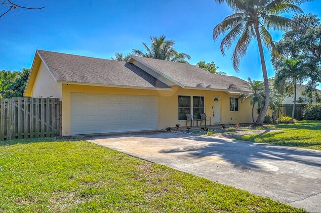 1386 Fulmar Dr in Delray Beach, FL - Building Photo - Building Photo