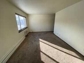 2111 S 60th St in West Allis, WI - Building Photo - Building Photo