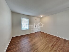 109 Sandburg Dr in Lithopolis, OH - Foto de edificio - Building Photo