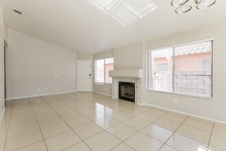 5901 Commodore Cove Dr in Las Vegas, NV - Building Photo - Building Photo