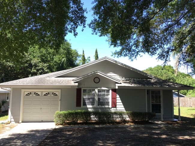 property at 541 Coventry Ct