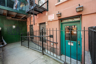 162 E 111th St in New York, NY - Building Photo - Building Photo