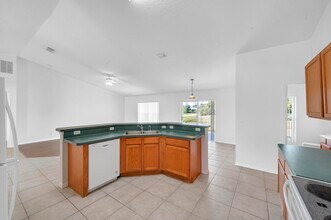 446 SW S Quick Cir in Port St. Lucie, FL - Building Photo - Building Photo