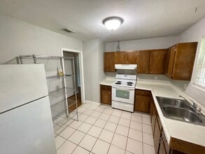 306 Lancaster Dr, Unit Bedrooms in Tallahassee, FL - Foto de edificio - Building Photo