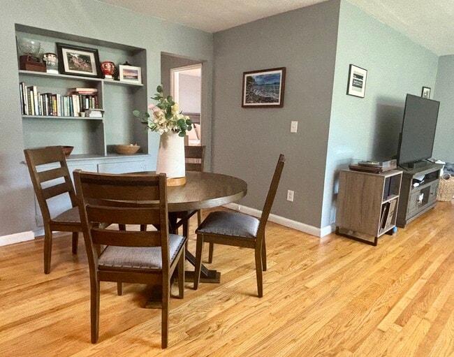 95 Orient Way, Unit Spacious 1 Bedroom