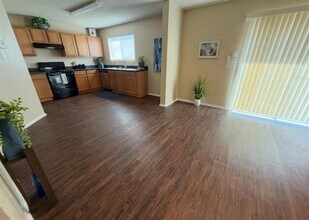 1836 Vineridge Ln in Burleson, TX - Foto de edificio - Building Photo