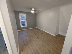 1427 Winchester Ave, Unit Upper in Lakewood, OH - Foto de edificio - Building Photo