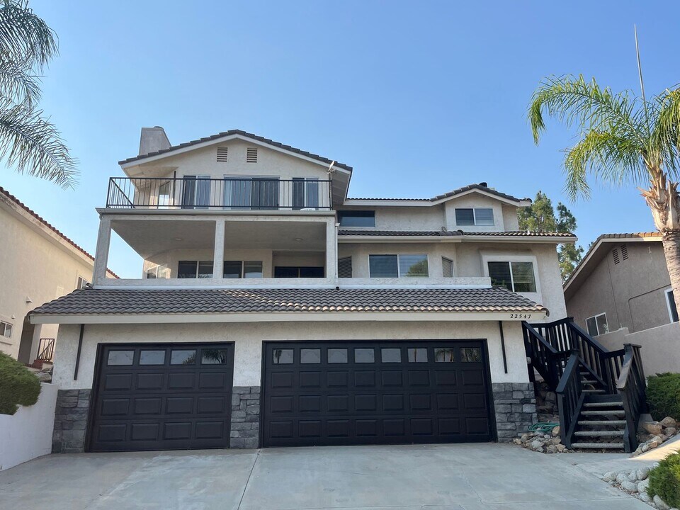 22547 Cascade Dr in Canyon Lake, CA - Building Photo