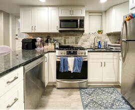 2730 N Wilton Ave, Unit G in Chicago, IL - Foto de edificio - Building Photo