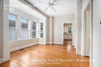 945 Fremont Ave NW in Grand Rapids, MI - Building Photo - Building Photo
