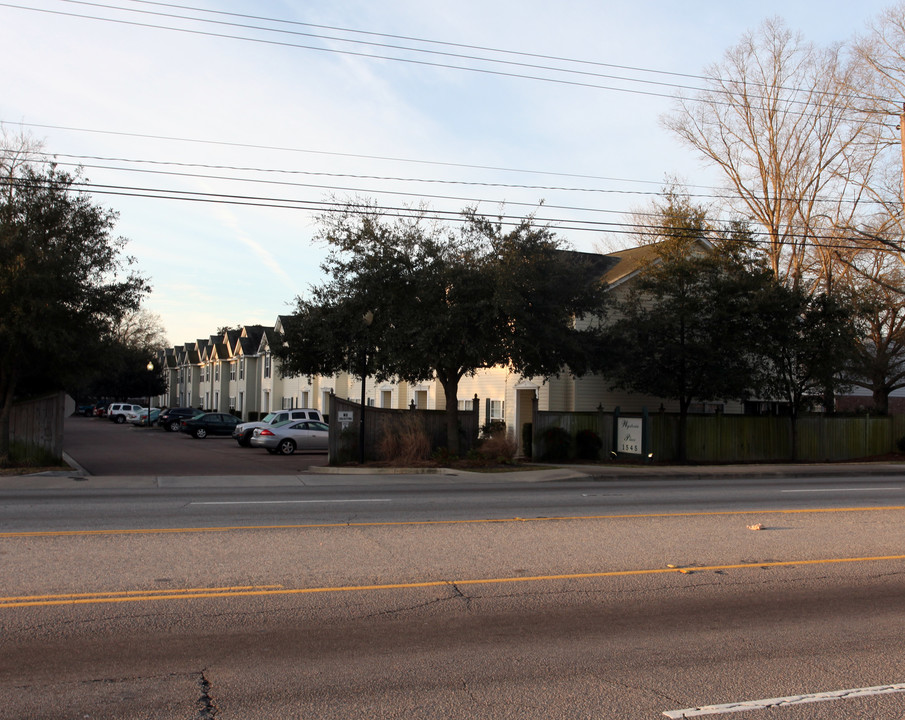 Wysteria Place in Charleston, SC - Building Photo