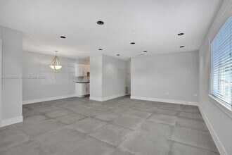902 Mandarin Isle in Fort Lauderdale, FL - Building Photo - Building Photo