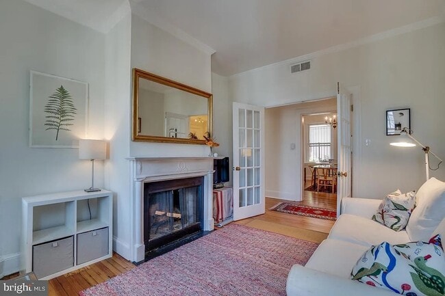 3014 Dent Pl NW, Unit 30E in Washington, DC - Building Photo - Building Photo