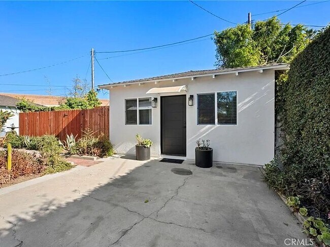 5514 Simpson Ave in Los Angeles, CA - Building Photo - Building Photo
