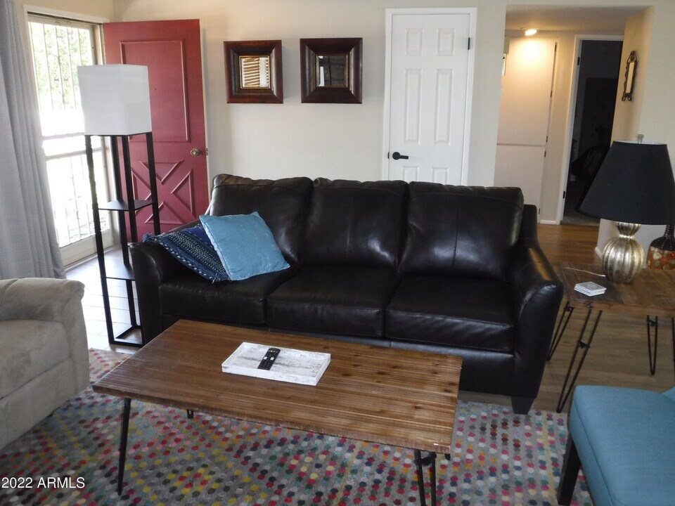 11029 W Caron Dr in Sun City, AZ - Building Photo