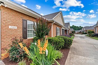 2369 Stardust Ct in Denver, NC - Building Photo - Building Photo