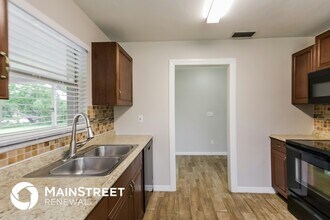 503 NE 13th Ave in Cape Coral, FL - Foto de edificio - Building Photo