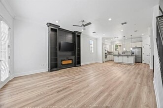 3200 Ross Ave in Dallas, TX - Building Photo - Building Photo