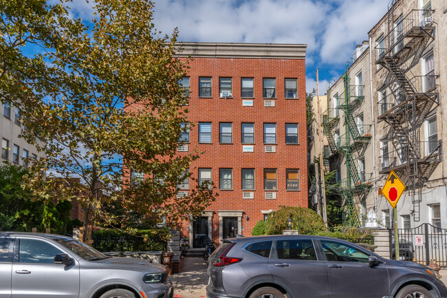 169 Engert Ave in Brooklyn, NY - Building Photo - Building Photo