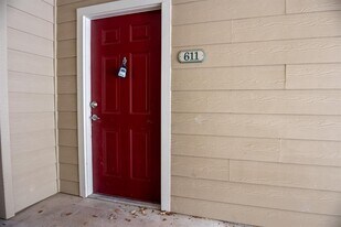 2320 Gracy Farms Ln in Austin, TX - Building Photo